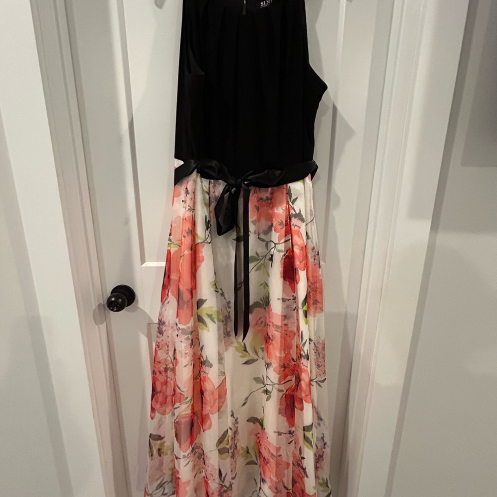 SL Fashions elegant floral Maxi dress
